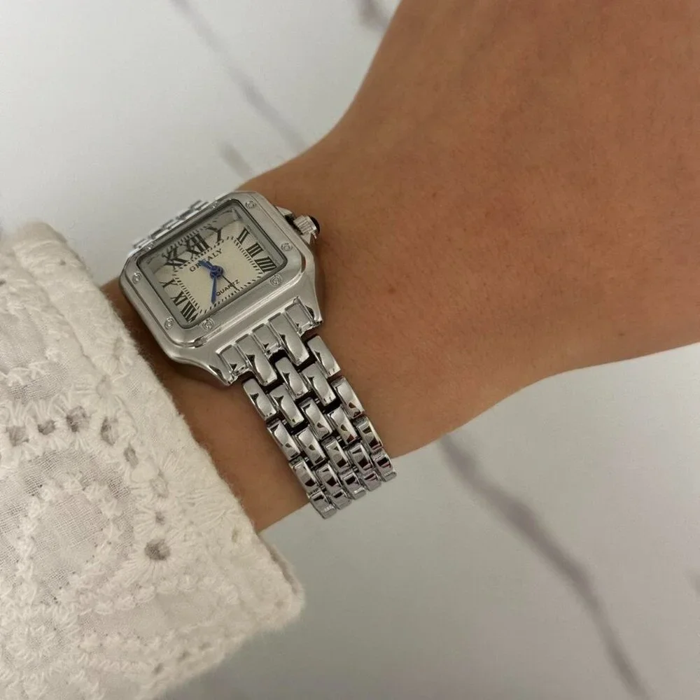 Sku:0384 vintage style silver watch + in a gift box They fit‎ any hand size